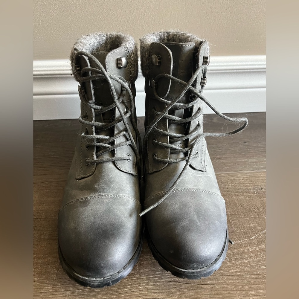 Cozy lined ankle boot!  DLG